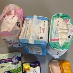 お産セット　産褥パッド、母乳パッド等の画像