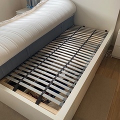 【IKEA MALM】ダブルベッド（160x200cm）4つの収...