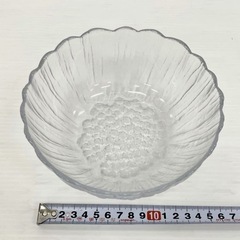 直接引き取り5%OFF　ガラス食器まとめて合計11枚セット ガラス ガラス器 取り皿 鉢 サラダボウル 食器 一般家庭用品 厨房小物 中古 5011145の画像