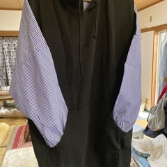 薄手のパーカー