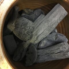 A3967　甕　植木鉢　炭入り　メダカ鉢　園芸　陶器　かめ　めだか鉢　花入れ　鉢カバー　インテリア 置物の画像