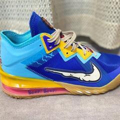 NIKE レブロン18 スニーカー

28cmの画像