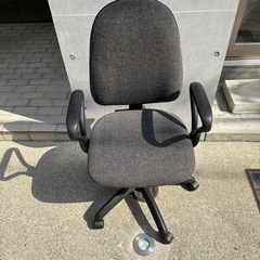 グレー　オフィスチェア