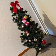 クリスマスツリー　飾り、ライト付き！