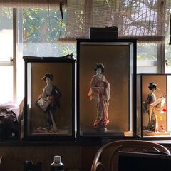 日本人形３体　ガラスケース付