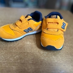 美品！newbalance オレンジ　スニーカー　13.5 ニューバランスの画像