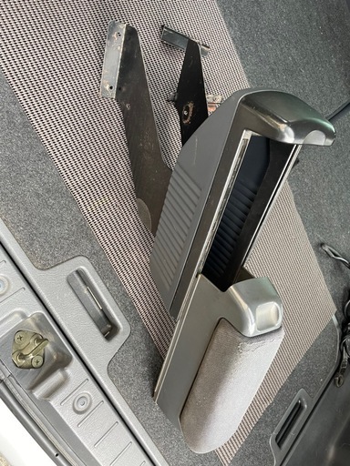 HN22S純正オプション肘置き