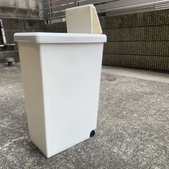 キャスター付きスライド蓋付きスリムキッチンゴミ箱［日本製］ ＜30L／45L＞の画像