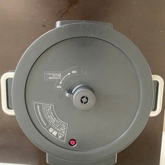 電気圧力鍋　アイリスオーヤマ  4.0L KPC-MA4-B の画像