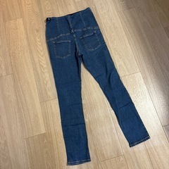マタニティジーンズの画像