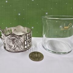 グラス付きカップホルダー　ポトスタカンニクの画像