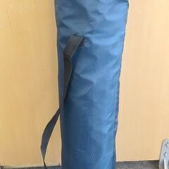 ニトリ バタフライチェア 折りたたみ椅子 NV NSU ネイビー NITORI アウトドア品 ふんわり包み込まれるような座り地 札幌 北20条店の画像