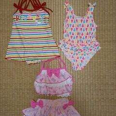 女の子　水着　ビキニ　90　100
