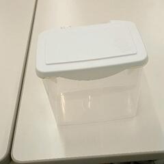 0527-194 粉ミルクいれ