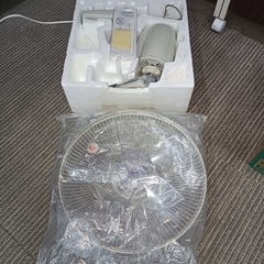 八5323〈美品〉ヤマゼン　30㎝壁掛け扇風機 WX-A30の画像