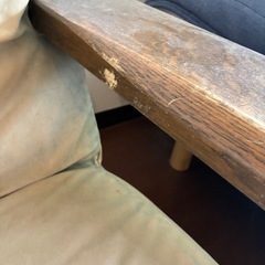 ヴィンテージ風 2人掛けウッドアームソファの画像