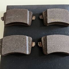 ⭐︎中古⭐︎ アウディ - 純正リア ブレーキパッド - 左右セットの画像