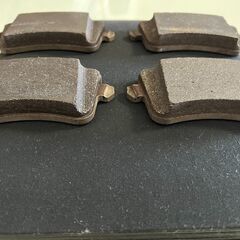 ⭐︎中古⭐︎ アウディ - 純正リア ブレーキパッド - 左右セットの画像