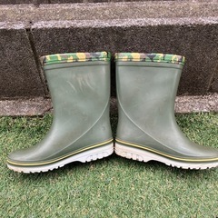 ムーンスター長袖　20㎝　カーキ色の画像