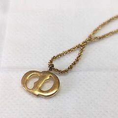 ☆アクセサリー　ネックレス　アルファベット/ゴールド系　中古品　の画像
