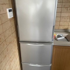 SHARP 350L 2016年製 冷凍冷蔵庫の画像