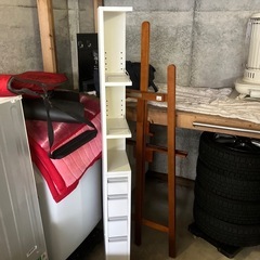 美品　隙間収納棚　シェルフ