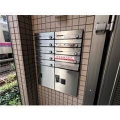 💙💜敷金0・礼金0・仲介手数料0💜💙明大前駅徒歩5分🎶オートロック🌟宅配ボックス🎶バストイレ別✨19.6㎡の1Rです😍💕 − 東京都