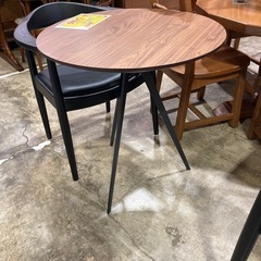 カフェテーブル