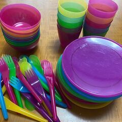 IKEA★カラフルな食器セット
