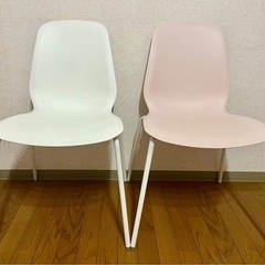 IKEAのイス二脚