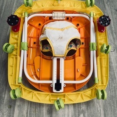 赤ちゃん用歩行器の画像