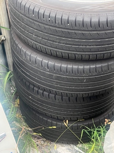 スタッドレスタイヤ 205/60R16