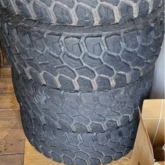 35×12.50r20タイヤ4本の画像
