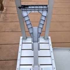 キャンプ用アルミ折り畳みテーブル(訳あり)の画像