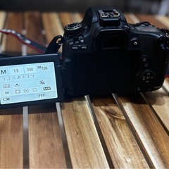 Canon EOS 8000D カメラの画像