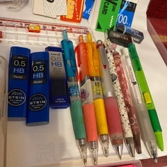 文房具セット（ノート、シャープペン、ボールペン）の画像