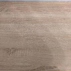 スタイリッシュな仕事用デスクの画像