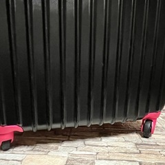 お値下げ価格　スーツケース　軽量　キャリーケース　ピンク　ブラックの画像