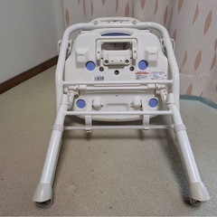 安寿 折りたたみシャワーベンチ FSフィット  (介護用 風呂椅子 介護 浴室 椅子 チェア 折りたたみ 肘掛け椅子) 介護用品 の画像