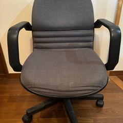 昇降式のオフィスチェア