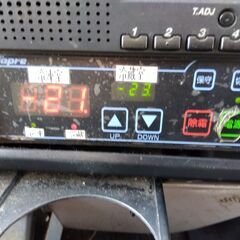 H.20(2008)年 日野 デュトロ 1.7t冷凍機付きバンMT ベージュ  ハイブリッド　一部冷凍機付き　-21°C～-23°C　エアコン　バックカメラ　パワステ　パワーウィンドウ　集中ドアロック　ABS　エアバック　ラッシングレール　左電動格納ミラー　運行記録計　検付き1年　17247の画像