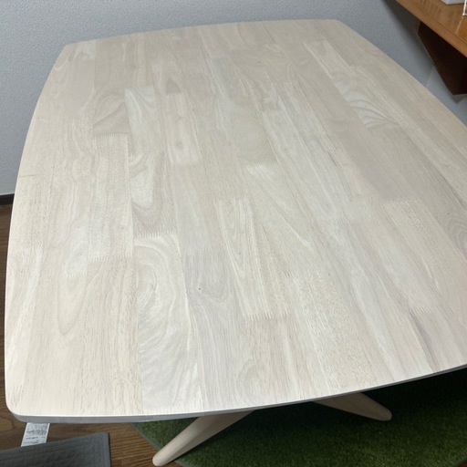 ダイニングテーブル