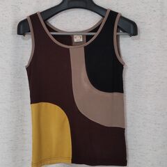 【used】　柄　ノースリーブ　タンクトップ　　M～L サイズ