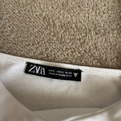 ZARA ホワイト キャミソール クロップド丈の画像
