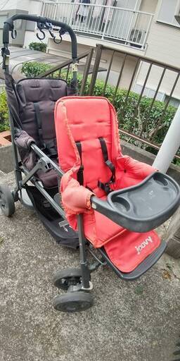 Joovy Caboose Graphite 814X赤い2人乗りベビーカー4輪 Joovy Caboose Graphite 814X赤い2人乗りベビーカー4輪 JOOVY