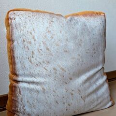 FANS 食パン クッション
