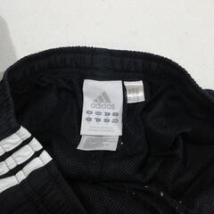 アディダス　スポーツウエアの画像