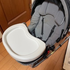 ベビー　バウンサー　テーブルもお付けします　ロッキングチェアー