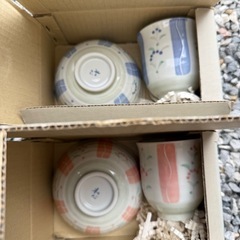 花十草 茶碗 湯呑みペアセット青/赤 和食器 日本製 陶器 花柄 十草 の画像