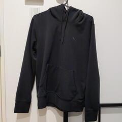 パーカーとスウェット